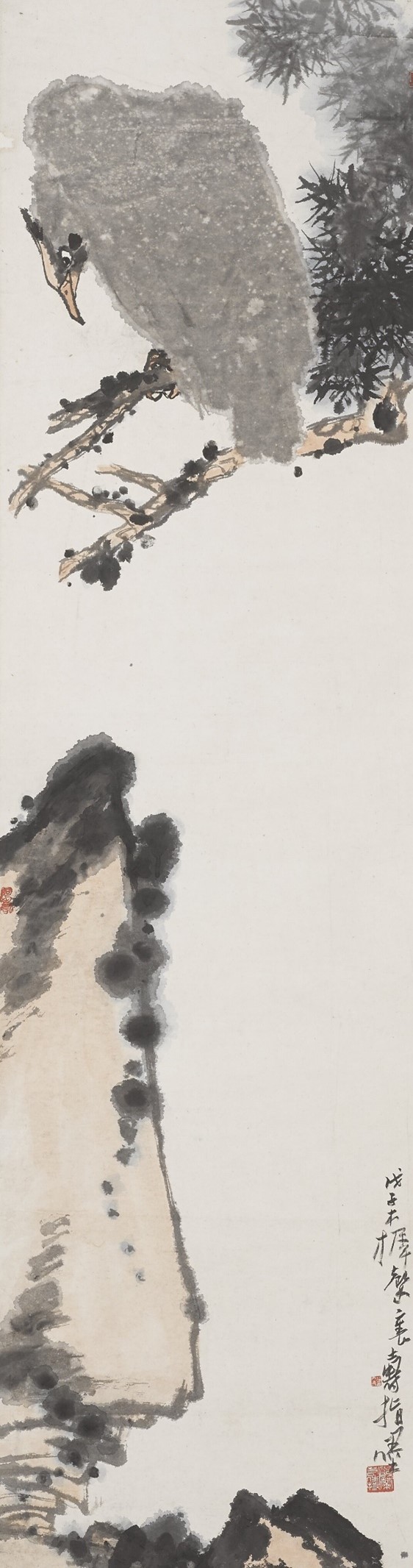 <h2>松鹰</h2><p>作者：潘天寿（1897-1971）</p><p>创作年代：1948年</p><p>规格：148.8cm×40.6cm</p><p>品类：中国画</p>